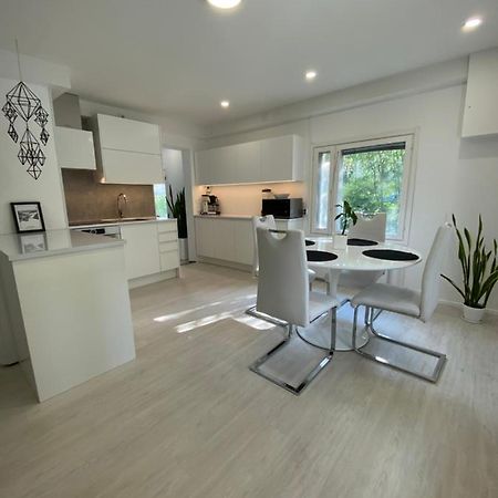 דירות רובניימי Modern Apt - King-Size Bed - Wifi -Self Check In מראה חיצוני תמונה